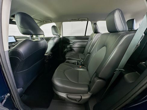 Used 2025 Toyota Grand Highlander XLE image 27