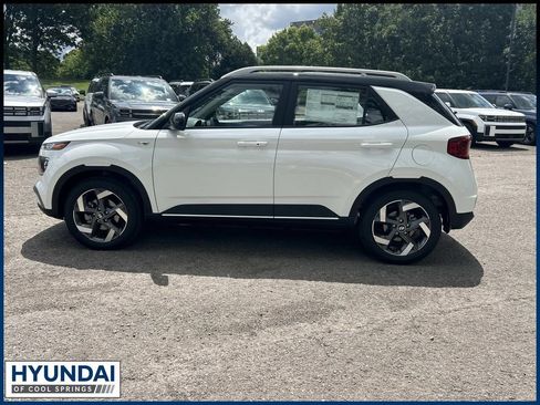 New 2026 Hyundai Venue SEL FWD image 4