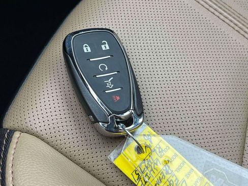 Used 2024 Chevrolet Equinox Premier image 40