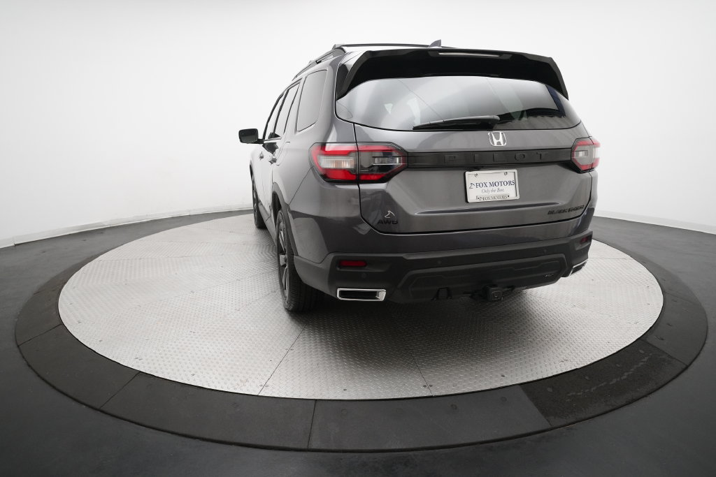 Certified 2025 Honda Pilot Black Edition image 35