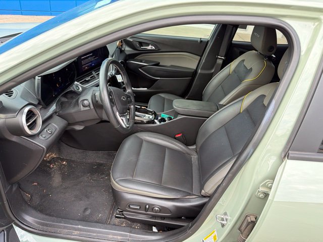 Used 2024 Chevrolet Trax ACTIV w/ Sunroof Package FWD image 12