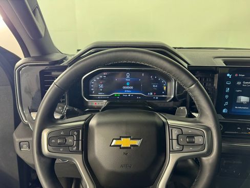 Used 2024 Chevrolet Silverado 1500 LTZ image 22