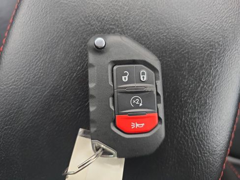 Used 2021 Jeep Wrangler Unlimited Rubicon AWD/4WD image 22