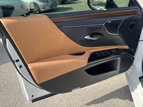 Used 2025 Lexus ES 350 Ultra Luxury image 41