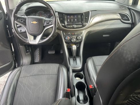 Used 2020 Chevrolet Trax LT w/ LT Convenience Package AWD/4WD image 10