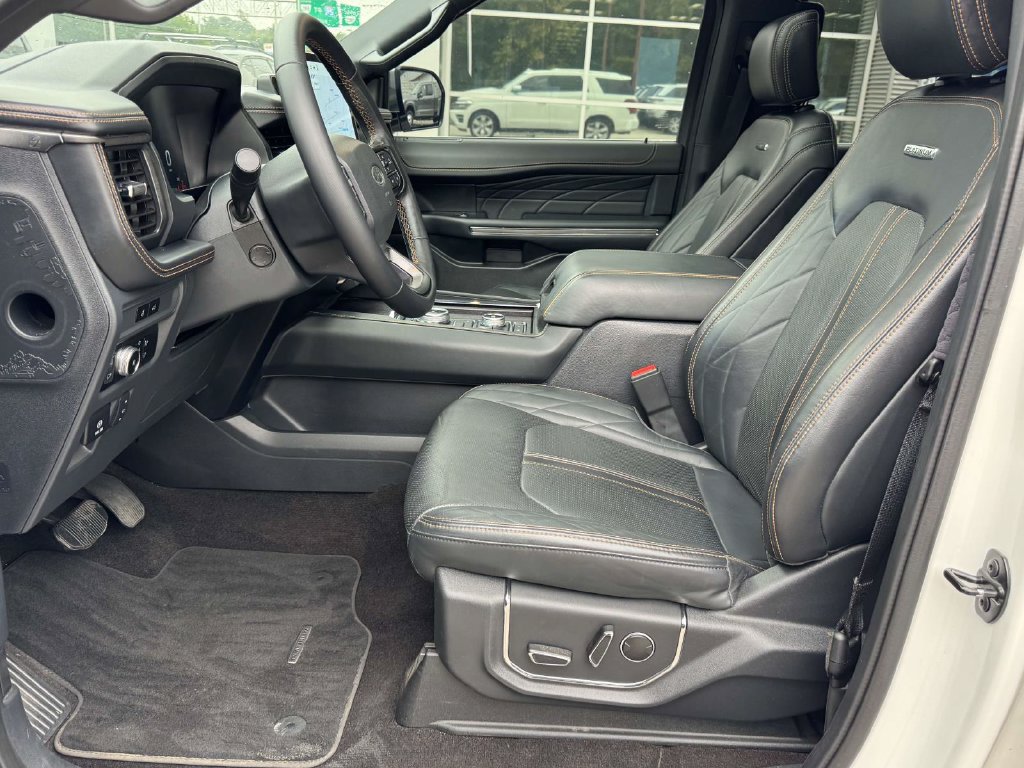 Used 2023 Ford Expedition Platinum AWD/4WD image 22