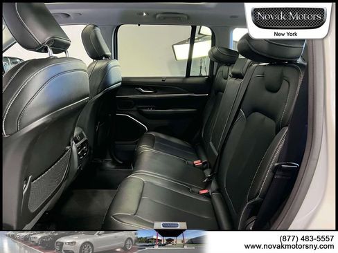 Used 2023 Jeep Grand Cherokee 4WD 4xe w/ Luxury Tech Group II image 13