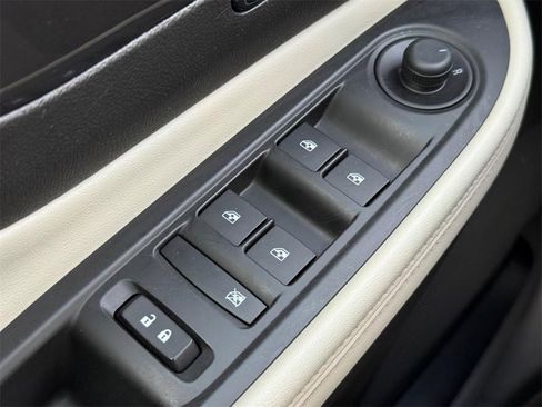 Used 2018 Buick Encore Preferred image 19