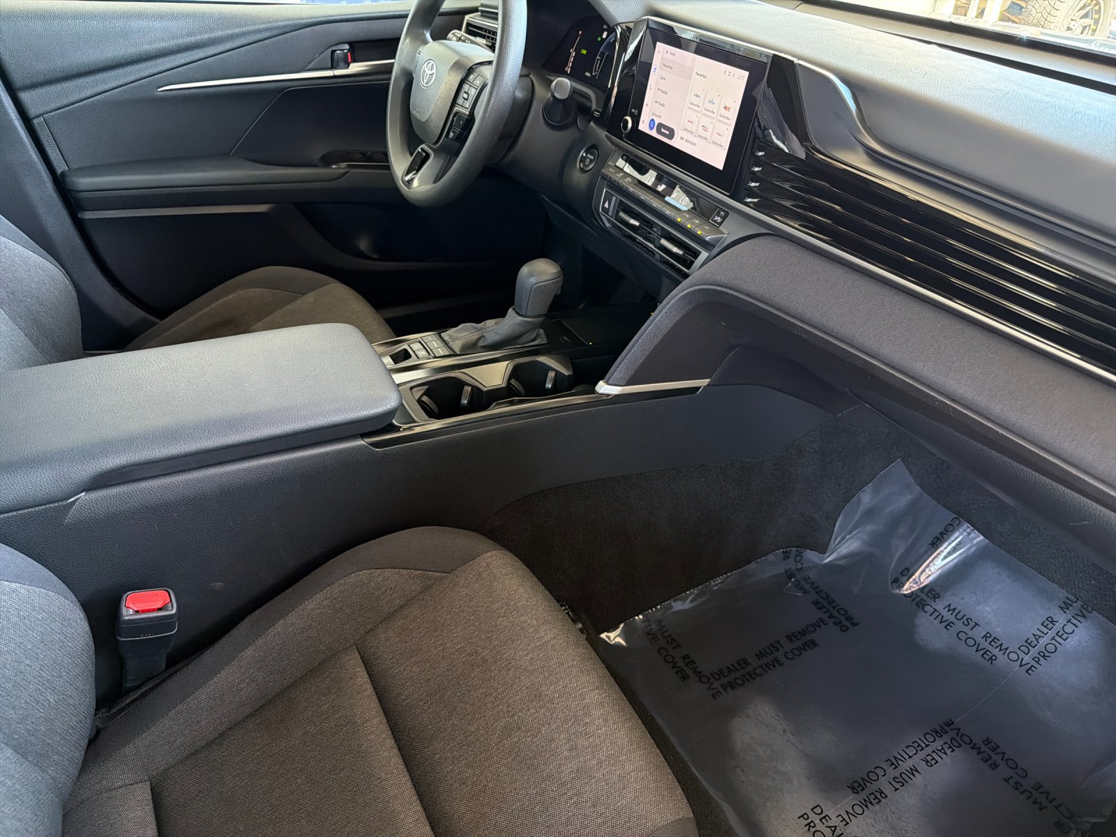 Used 2025 Toyota Camry LE FWD image 14