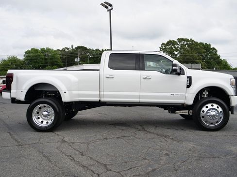Used 2022 Ford F450 Lariat w/ Lariat Ultimate Package AWD/4WD image 28