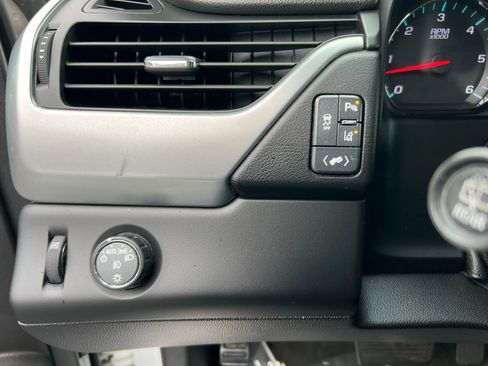 Used 2015 Chevrolet Suburban LTZ image 22