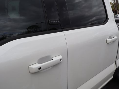 Used 2025 Ford F350 Lariat w/ Black Appearance Package image 15