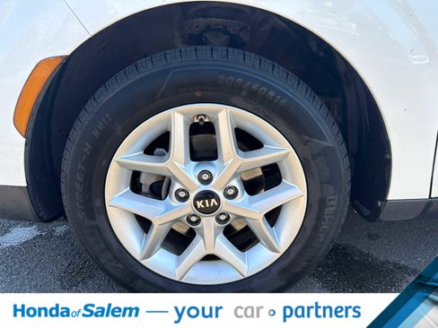 Used 2020 Kia Soul S FWD image 8