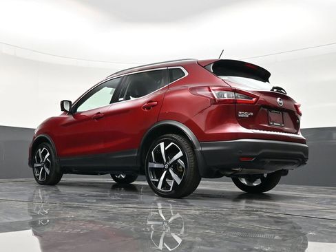 Used 2022 Nissan Rogue Sport SL w/ Premium Package FWD image 23