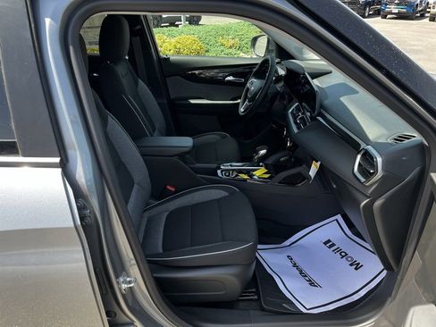 New 2025 Chevrolet TrailBlazer LT w/ LT Cold Weather Package FWD image 34