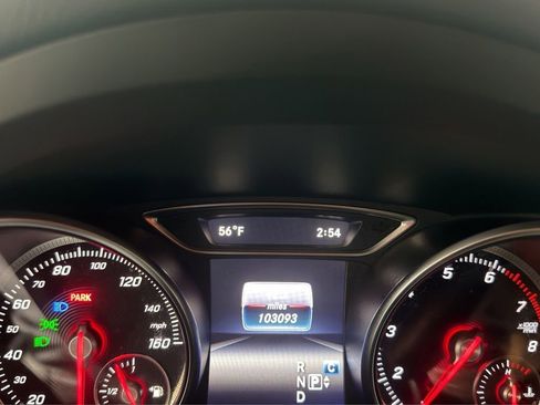 Used 2018 Mercedes-Benz GLA 250 4MATIC w/ Premium Package image 10