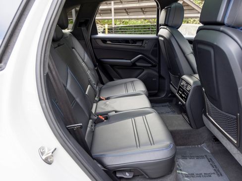 Certified 2025 Porsche Cayenne GTS image 52