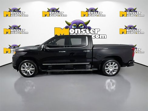 Used 2023 Chevrolet Silverado 1500 High Country w/ Technology Package image 8