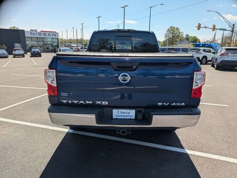 Used 2017 Nissan Titan SV AWD/4WD image 6
