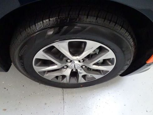 Certified 2023 Chrysler Pacifica Pinnacle FWD image 31
