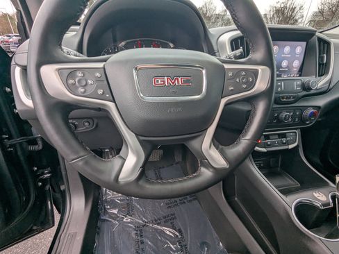 Used 2023 GMC Terrain SLT image 20