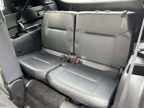 Used 2024 Mitsubishi Outlander SE image 18