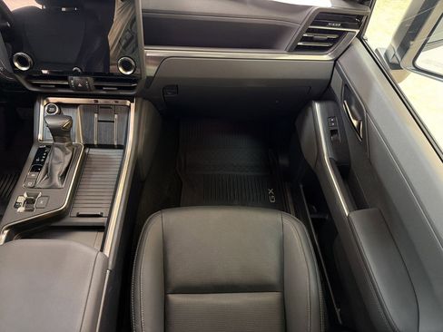 Used 2024 Lexus GX 550 AWD/4WD image 27