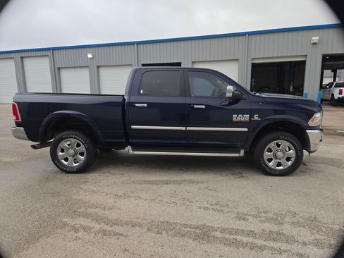 Used 2018 RAM 2500 Laramie w/ Cold Weather Group AWD/4WD image 2