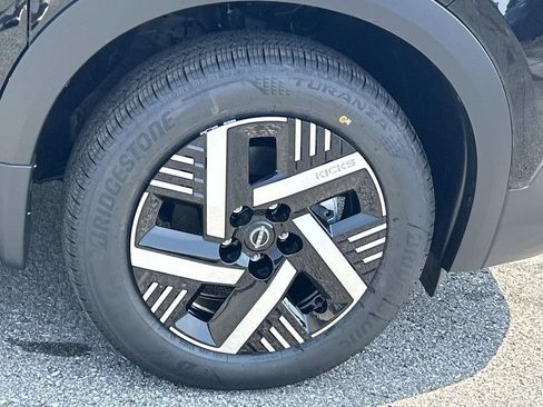 New 2026 Nissan Kicks SV w/ Cold Weather Package FWD image 9