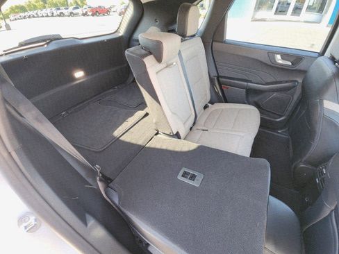 Used 2022 Ford Escape Titanium w/ Class II Trailer Tow Package image 18
