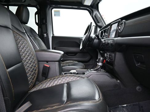 Used 2022 Jeep Wrangler Unlimited Sahara image 16