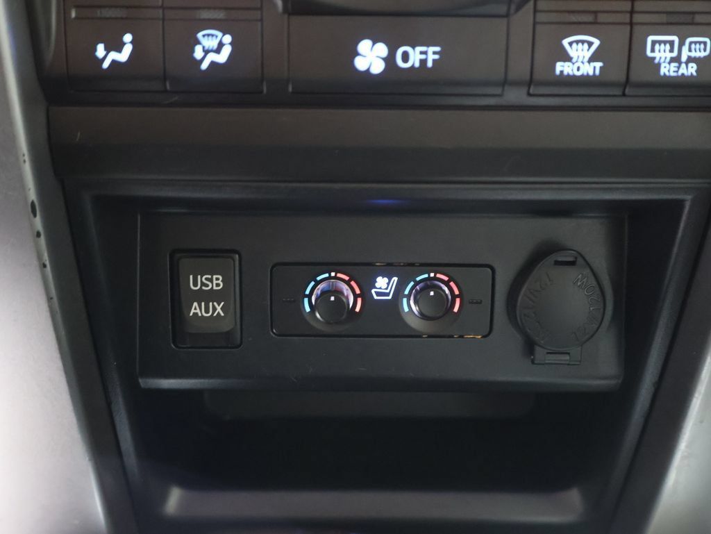 Used 2016 Toyota 4Runner Limited AWD/4WD image 31