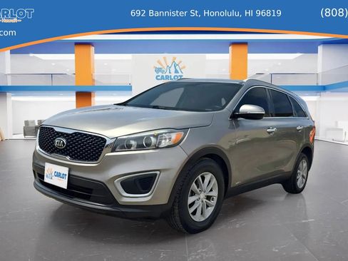 Used 2017 Kia Sorento LX w/ LX Convenience Package image 1