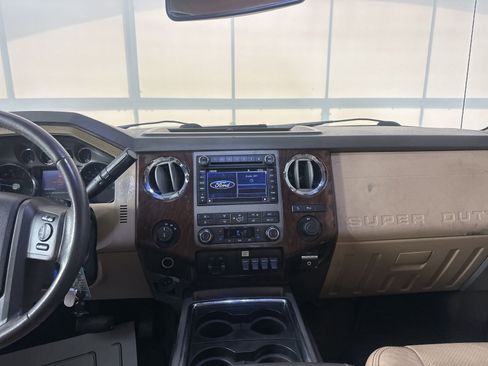 Used 2012 Ford F250 Lariat w/ Lariat Interior Pkg AWD/4WD image 10