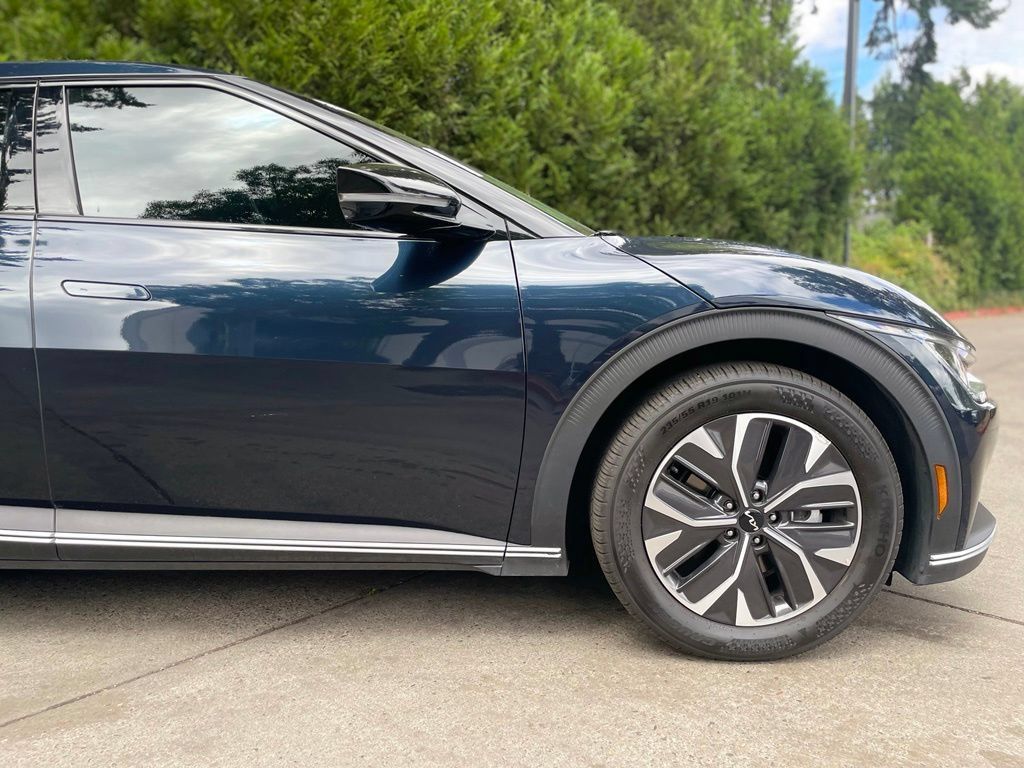 Used 2024 Kia EV6 Light RWD image 2