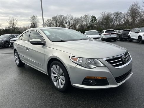 Used 2010 Volkswagen CC Sport image 7