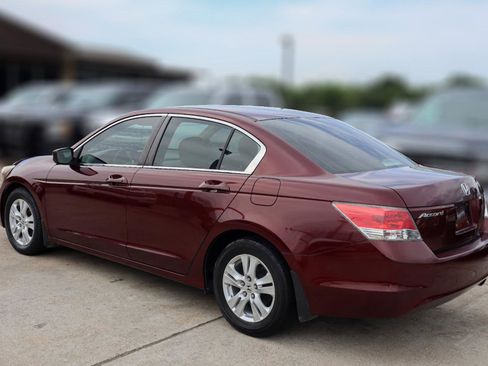 Used 2010 Honda Accord LX-P image 2