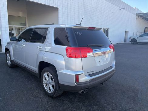 Used 2017 GMC Terrain SLE FWD image 3