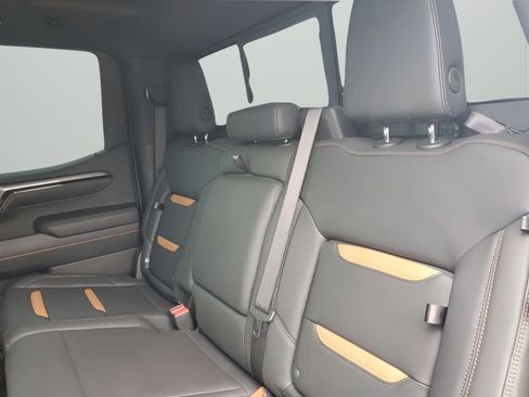 Used 2024 GMC Sierra 1500 AT4 w/ Technology Package image 19