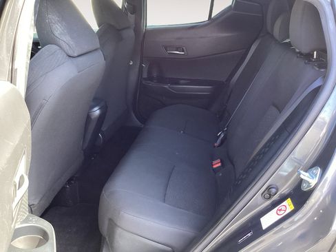 Used 2019 Toyota C-HR XLE FWD image 22