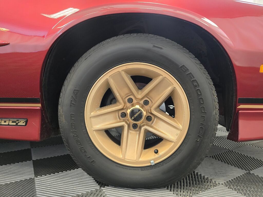 Used 1988 Chevrolet Camaro IROC-Z RWD image 17