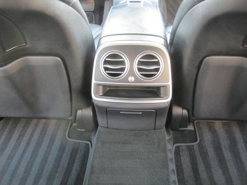 Used 2018 Mercedes-Benz S 560 Sedan image 17