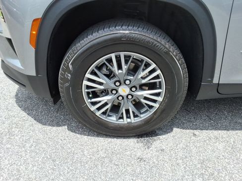 Certified 2025 Chevrolet Traverse LT w/ Driver Confidence Package FWD image 10