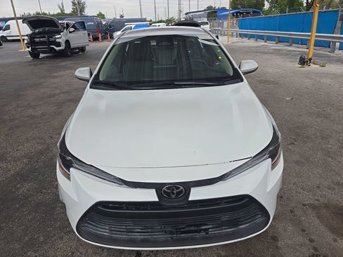 Used 2025 Toyota Corolla LE w/ Convenience Package FWD image 2