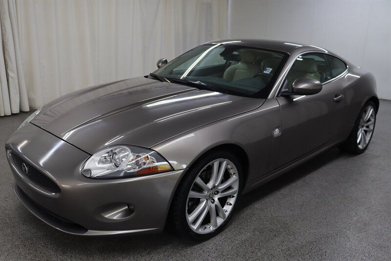 Used 2008 Jaguar XK Coupe RWD image 3