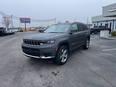 Used 2025 Jeep Grand Cherokee L Limited image 40