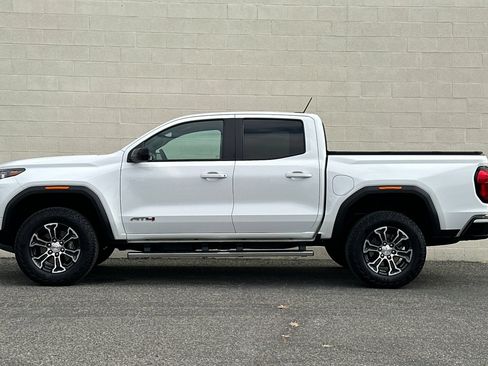 Certified 2023 GMC Canyon AT4 w/ AT4 Premium Package AWD/4WD image 7