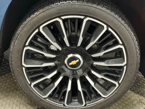 Certified 2025 Chevrolet Suburban High Country image 48