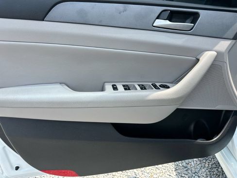 Used 2018 Hyundai Sonata SEL FWD image 11