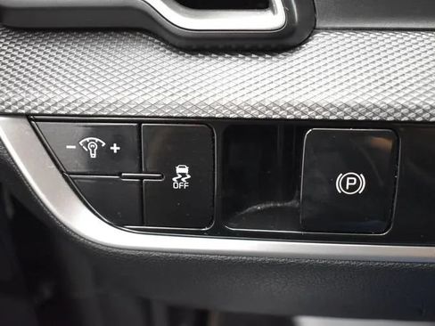 Used 2025 Kia Sportage LX FWD image 22